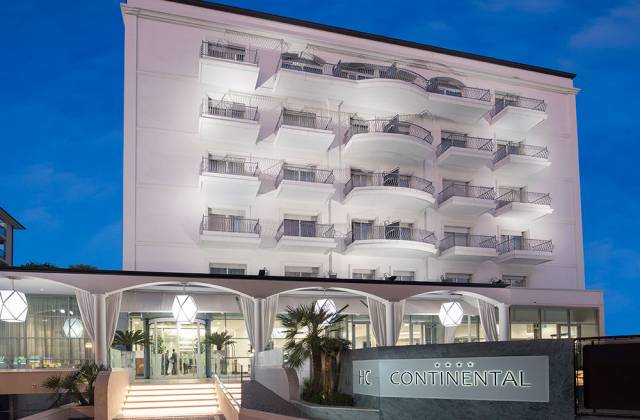 Facciata Hotel Continental Rimini